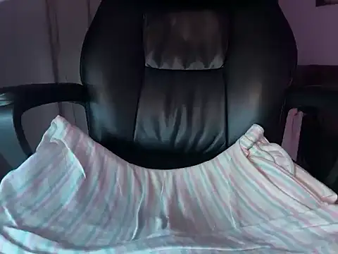 Snapshot of DalvinKros chatting on 10-31-25, 11:28 DalvinKros online show from 10-31-25, 11:28