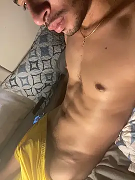 Snapshot of tom_thick chatting on 12-30-24, 09:19 tom thick online show from 12-30-24, 09:19