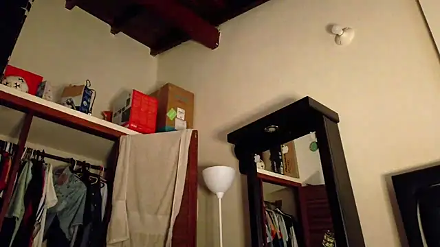 Snapshot of tom_thick chatting on 10-12-25, 06:51 tom thick online show from 10-12-25, 06:51