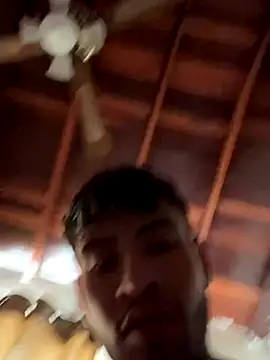 Snapshot of tom_thick chatting on 10-28-25, 07:05 tom thick online show from 10-28-25, 07:05