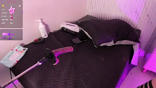 Snapshot of megan-wells chatting on 02-02-25, 10:39 megan-wells online show from 02-02-25, 10:39