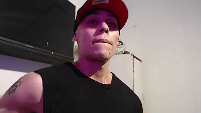 Snapshot of bix_couples chatting on 11-06-25, 11:37 bix couples online show from 11-06-25, 11:37