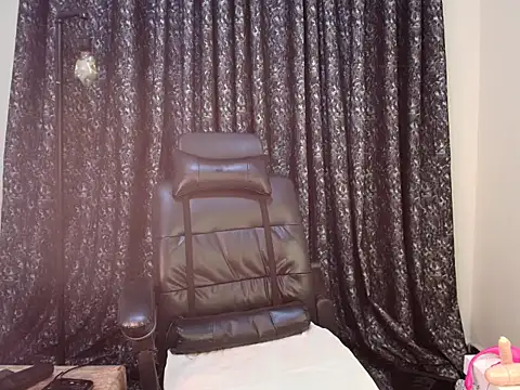 Snapshot of ebony_shilly3 chatting on 09-29-25, 11:09 ebony shilly3 online show from 09-29-25, 11:09