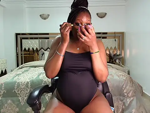 Snapshot of ebony_shilly3 chatting on 11-18-25, 11:37 ebony shilly3 online show from 11-18-25, 11:37