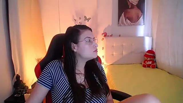 esmeraldaa230 online show from 03-13-25, 04:45