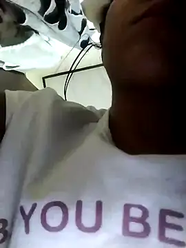 Snapshot of Valeer_abby chatting on 01-01-25, 04:18 Valeer abby online show from 01-01-25, 04:18