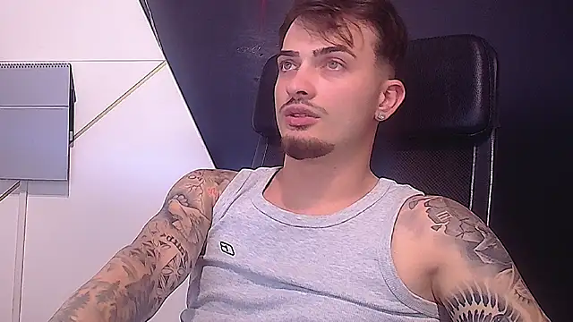 Snapshot of BrandonTate chatting on 06-21-26, 07:33 BrandonTate online show from 06-21-26, 07:33