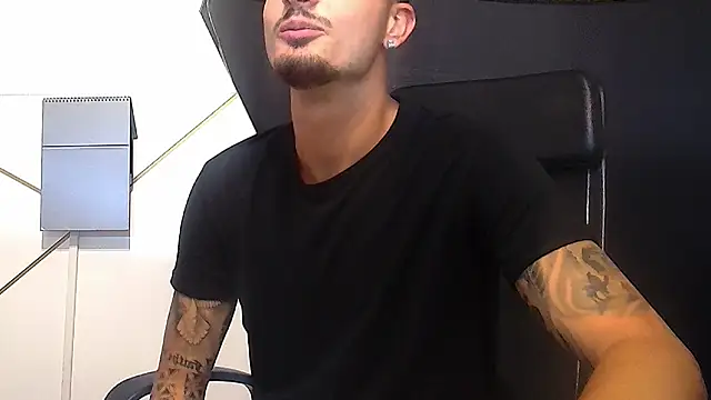 Snapshot of BrandonTate chatting on 07-03-26, 08:54 BrandonTate online show from 07-03-26, 08:54