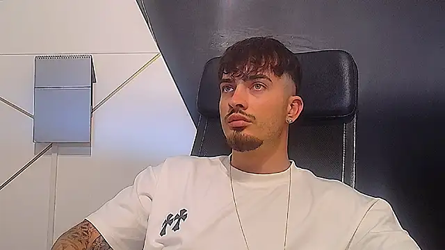 Snapshot of BrandonTate chatting on 07-15-26, 06:07 BrandonTate online show from 07-15-26, 06:07