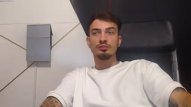 Snapshot of BrandonTate chatting on 07-23-26, 05:05 BrandonTate online show from 07-23-26, 05:05
