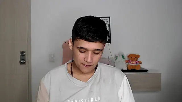 kaiine190 online show from 11-18-25, 07:57