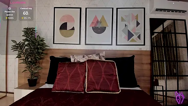 LunaRuso online show from 09-15-25, 07:47