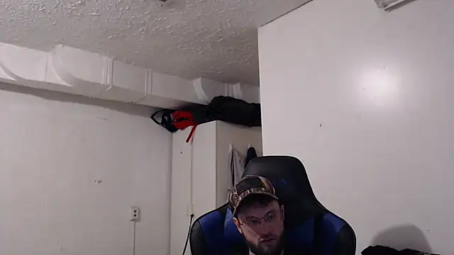 Snapshot of Talenjames4 chatting on 11-04-25, 10:42 Talenjames4 online show from 11-04-25, 10:42