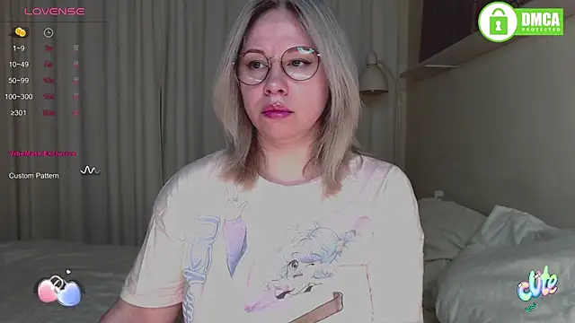 Snapshot of mary_linn chatting on 10-19-25, 01:45 mary linn online show from 10-19-25, 01:45