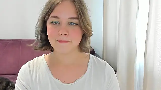 Snapshot of AlicePopsy chatting on 07-25-26, 04:04 AlicePopsy online show from 07-25-26, 04:04