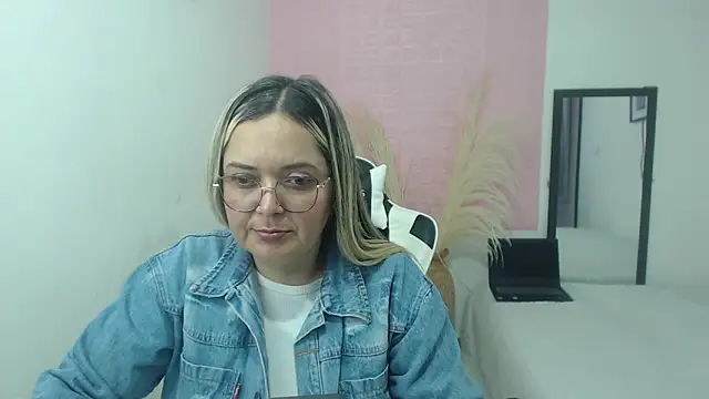 Snapshot of samy_vsn chatting on 06-05-26, 06:46 samy vsn online show from 06-05-26, 06:46