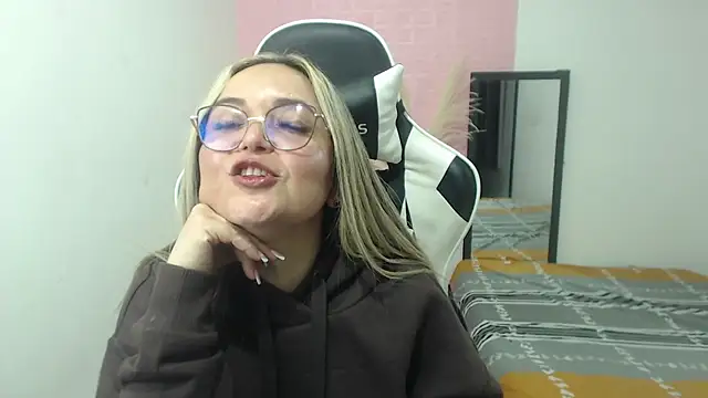 Snapshot of samy_vsn chatting on 07-02-26, 03:23 samy vsn online show from 07-02-26, 03:23
