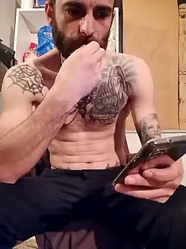 Snapshot of Antonio_Vatooo chatting on 02-18-25, 09:31 Antonio Vatooo online show from 02-18-25, 09:31