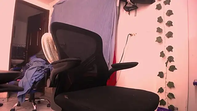 latinhot9631 online show from 04-09-26, 02:00