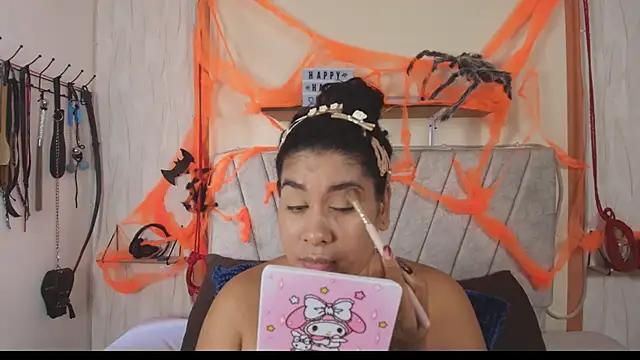 Liana Asaff online show from 10-25-25, 06:46