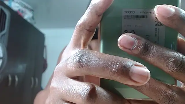 Snapshot of latinahot963 chatting on 01-18-25, 12:02 latinahot963 online show from 01-18-25, 12:02