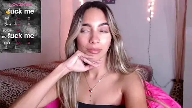 Snapshot of MitchWilson1 chatting on 10-12-25, 04:11 MitchWilson1 online show from 10-12-25, 04:11