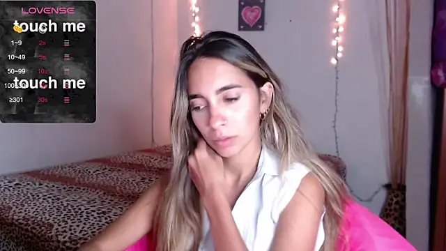 Snapshot of MitchWilson1 chatting on 10-17-25, 10:23 MitchWilson1 online show from 10-17-25, 10:23