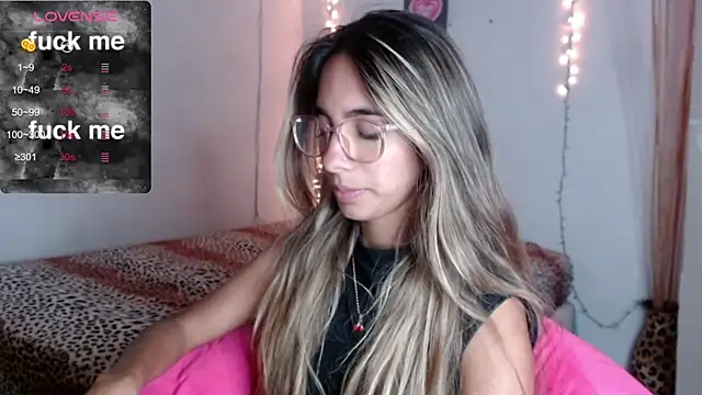 Snapshot of MitchWilson1 chatting on 10-24-25, 12:08 MitchWilson1 online show from 10-24-25, 12:08