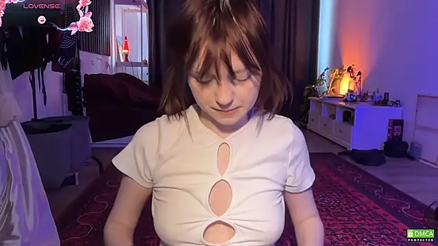 Snapshot of electric_babe chatting on 02-20-26, 10:49 electric babe online show from 02-20-26, 10:49