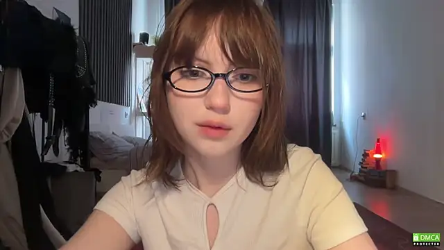 Snapshot of electric_babe chatting on 07-04-26, 01:50 electric babe online show from 07-04-26, 01:50