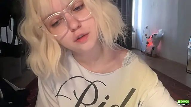 Snapshot of electric_babe chatting on 07-19-26, 02:10 electric babe online show from 07-19-26, 02:10