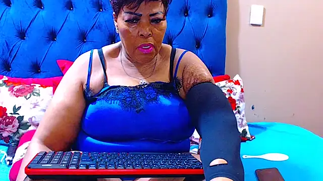 ebonycandy10 online show from 09-11-25, 04:23
