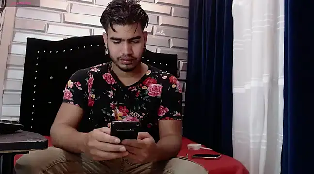 Snapshot of jaden_98_ chatting on 02-01-25, 11:37 jaden 98 online show from 02-01-25, 11:37