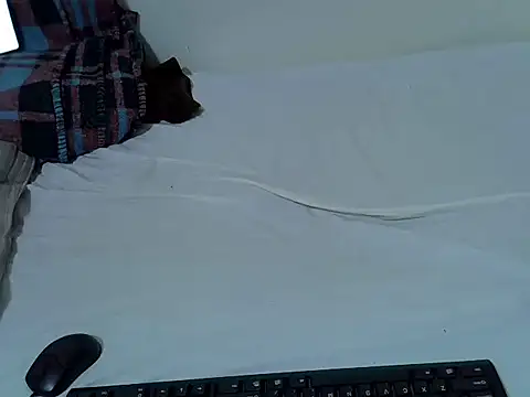 springly love online show from 10-31-25, 04:19