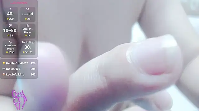 Snapshot of tiantian1118 chatting on 12-11-24, 04:20 tiantian1118 online show from 12-11-24, 04:20