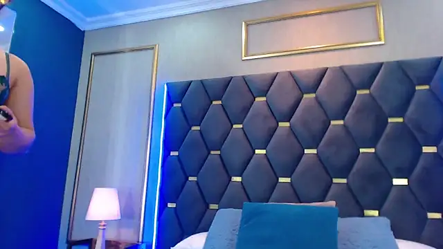 ThaniaJones online show from 11-28-25, 12:08