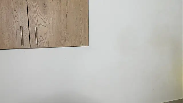 Snapshot of khloe_kaczka_ chatting on 12-17-24, 01:27 khloe kaczka online show from 12-17-24, 01:27