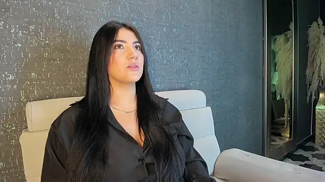 Snapshot of PaulinaDuarte chatting on 10-03-25, 11:40 PaulinaDuarte online show from 10-03-25, 11:40