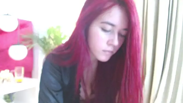 Snapshot of Sophie_ponce chatting on 06-17-26, 12:50 Sophie ponce online show from 06-17-26, 12:50