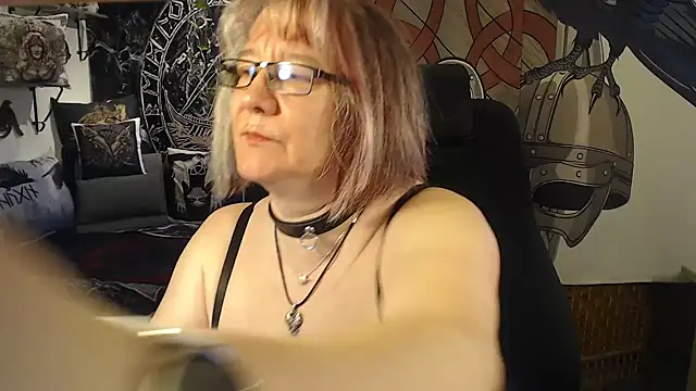 TittenMichelle online show from 05-17-26, 04:10