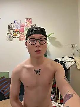 Snapshot of Eric246 chatting on 06-26-26, 04:00 Eric246 online show from 06-26-26, 04:00