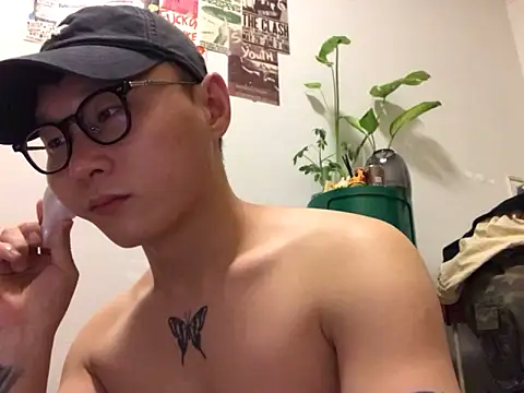 Snapshot of Eric246 chatting on 06-29-26, 04:29 Eric246 online show from 06-29-26, 04:29