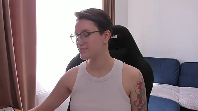 JessieFlower online show from 05-12-26, 07:49