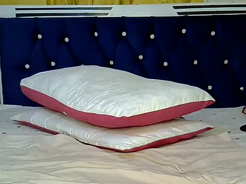 Snapshot of Goddess_nanaya chatting on 07-11-26, 02:42 Goddess nanaya online show from 07-11-26, 02:42