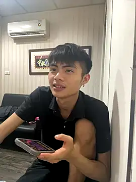 Snapshot of mumuowl chatting on 10-05-25, 06:28 mumuowl online show from 10-05-25, 06:28