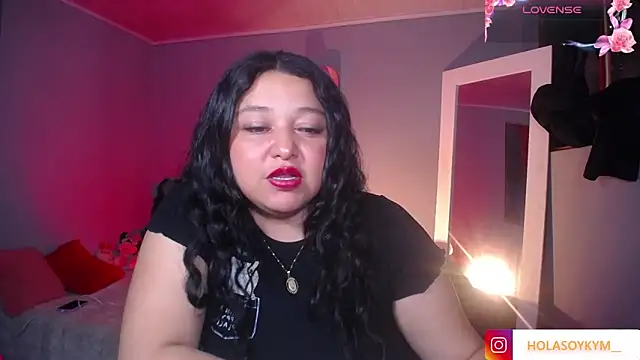 Snapshot of Kym_Owens chatting on 12-17-25, 02:39 Kym Owens online show from 12-17-25, 02:39