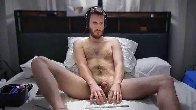 Snapshot of SpunDaddiesBoi chatting on 12-24-24, 08:11 SpunDaddiesBoi online show from 12-24-24, 08:11