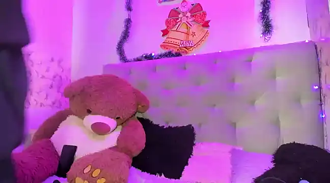 Emma-Wilson online show from 12-18-24, 10:51