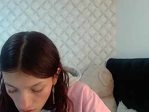 Emma-Wilson online show from 02-03-26, 04:10