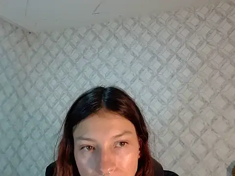 Snapshot of Emma-Wilson chatting on 05-08-26, 05:24 Emma-Wilson online show from 05-08-26, 05:24
